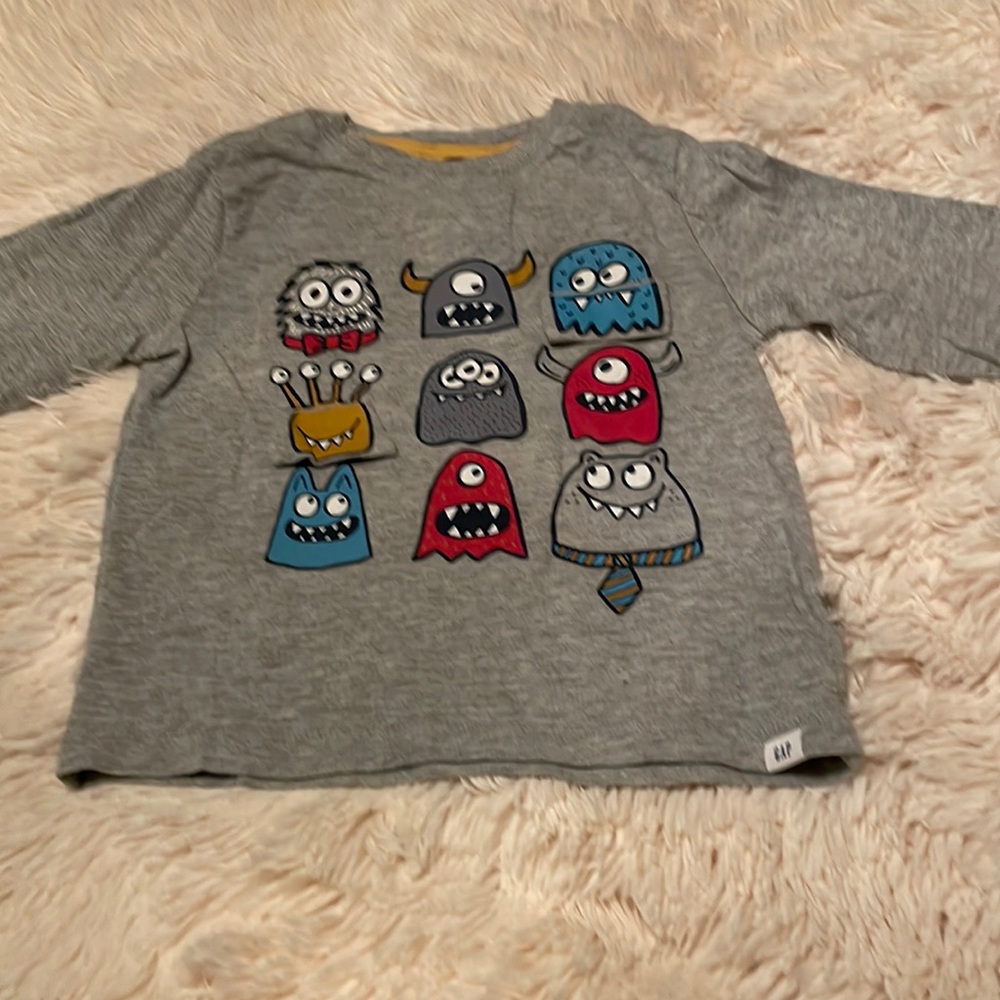 Gap long sleeve monster tee size 3
